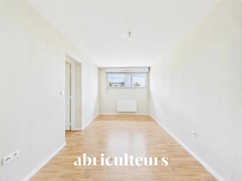 Appartement ancien - 97 m² - 5 pièces