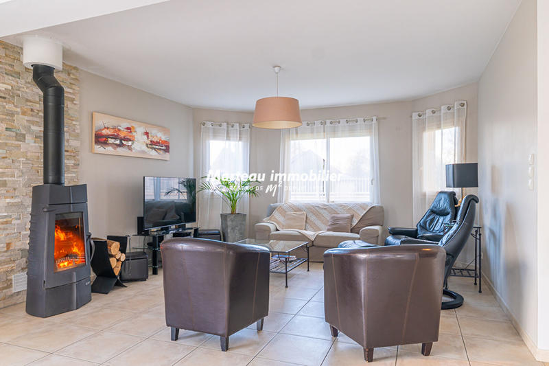 Maison - 225 m² - 8 pièces