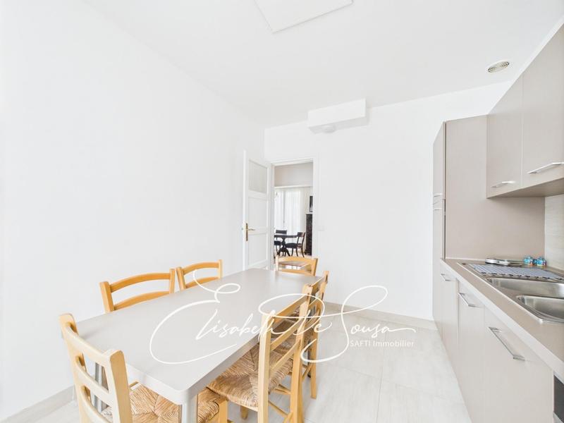 Maison - 152 m² - 8 pièces