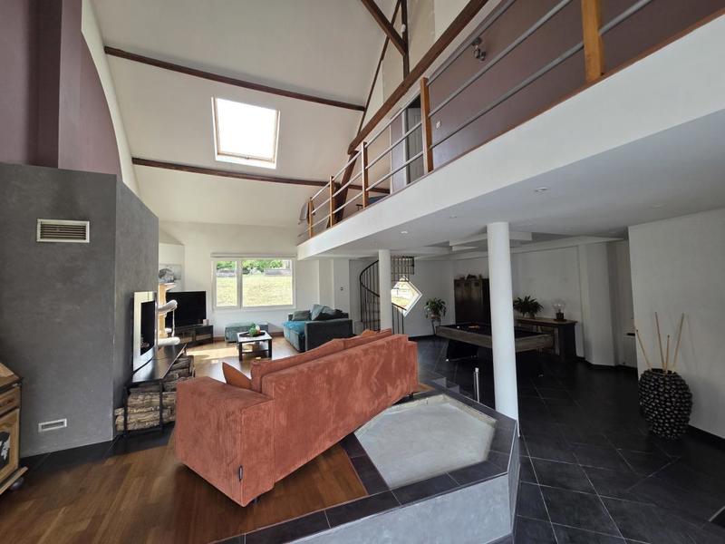 Maison de village - 258 m² - 9 pièces