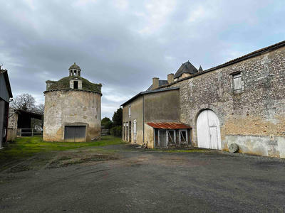 Maison - 210 m² - 10 pièces