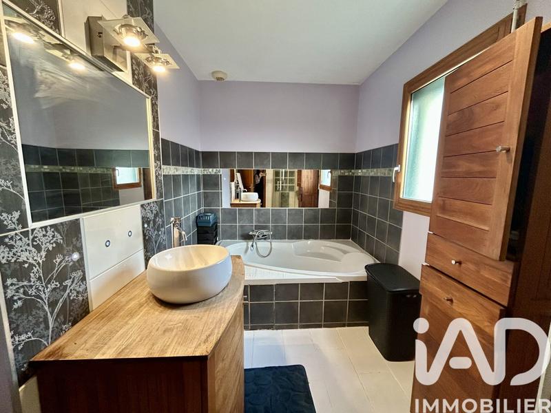 Maison - 168 m² - 7 pièces