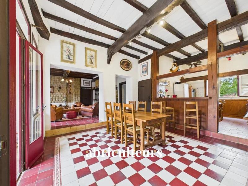 Maison ancienne - 235 m² - 8 pièces