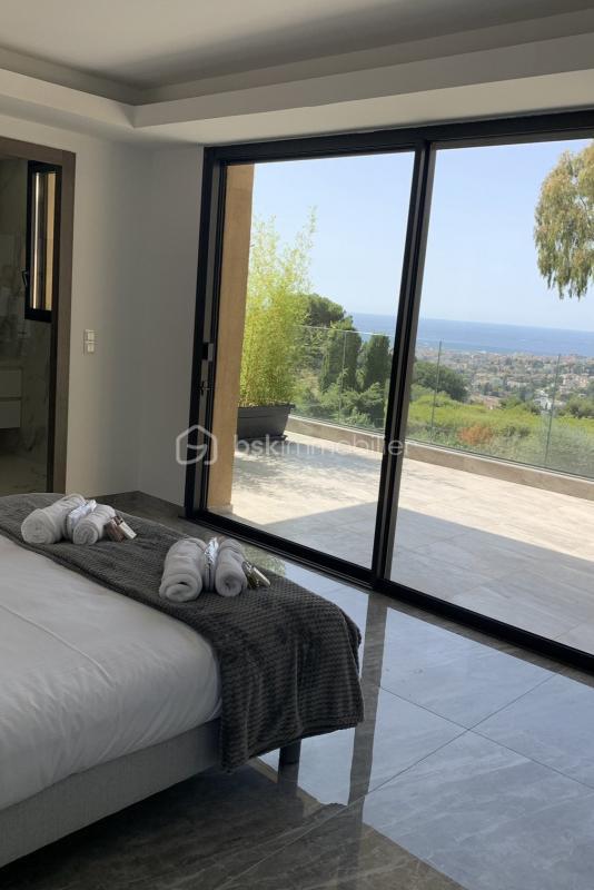 Maison - 370 m² - 7 pièces