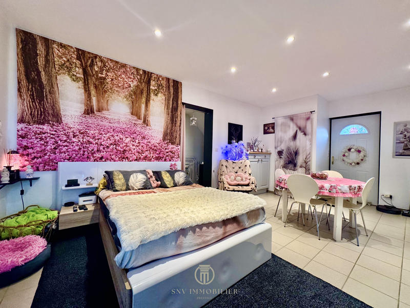 Maison - 239 m² - 9 pièces