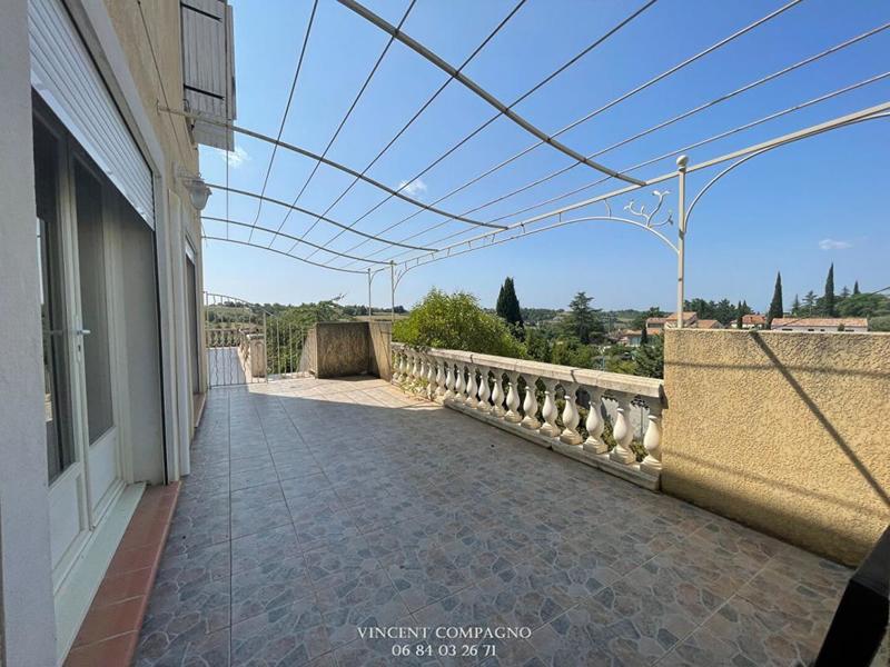 Maison - 220 m² - 6 pièces