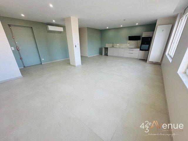 Appartement - 92 m² - 3 pièces