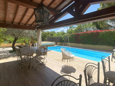 Maison - 210 m² - 6 pièces