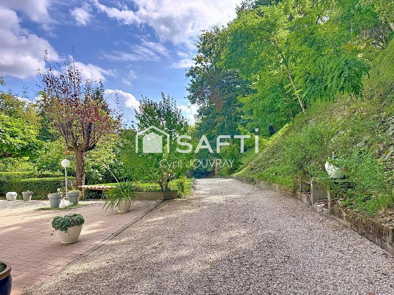 Maison - 200 m² - 7 pièces