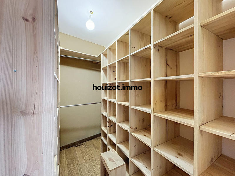 Maison - 233 m² - 6 pièces