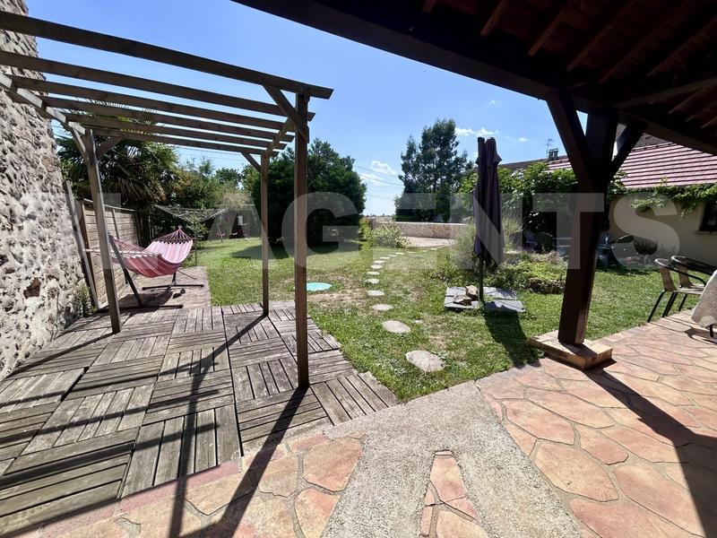 Maison traditionnelle - 199 m² - 7 pièces