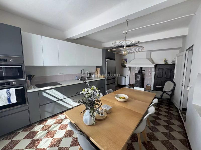 Maison - 278 m² - 9 pièces