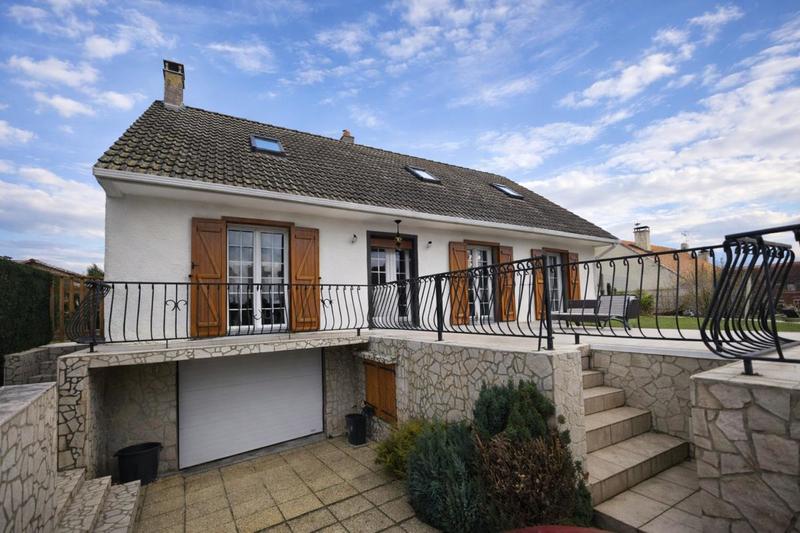 Pavillon - 140 m² - 8 pièces