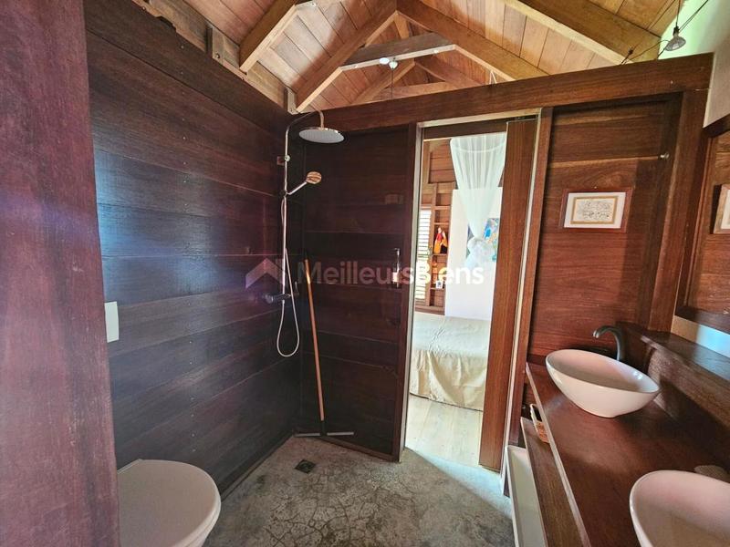 Propriété - 261 m² - 8 pièces