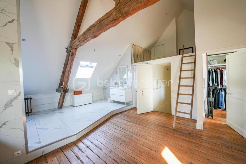 Maison de maîtres - 256 m² - 8 pièces