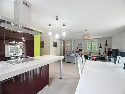 Maison - 102 m² - 4 pièces