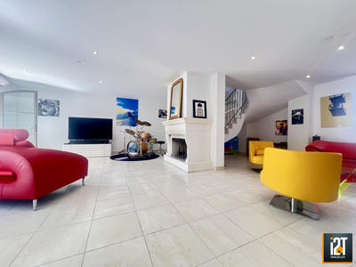 Maison - 165 m² - 5 pièces