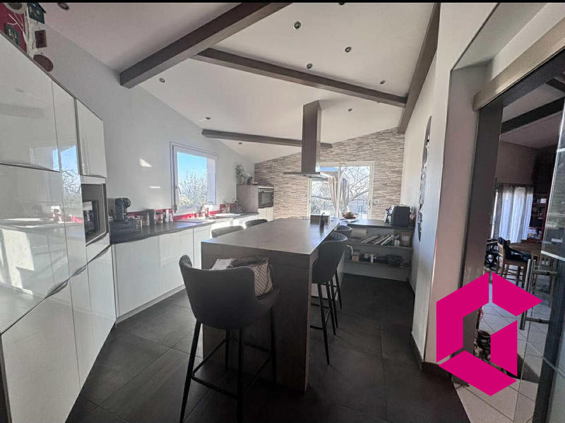 Maison ancienne - 290 m² - 8 pièces