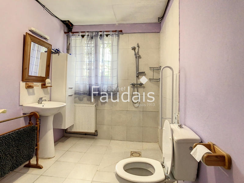 Propriété - 200 m² - 10 pièces