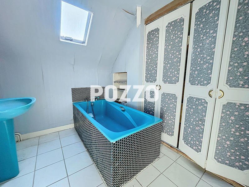 Maison - 250 m² - 9 pièces