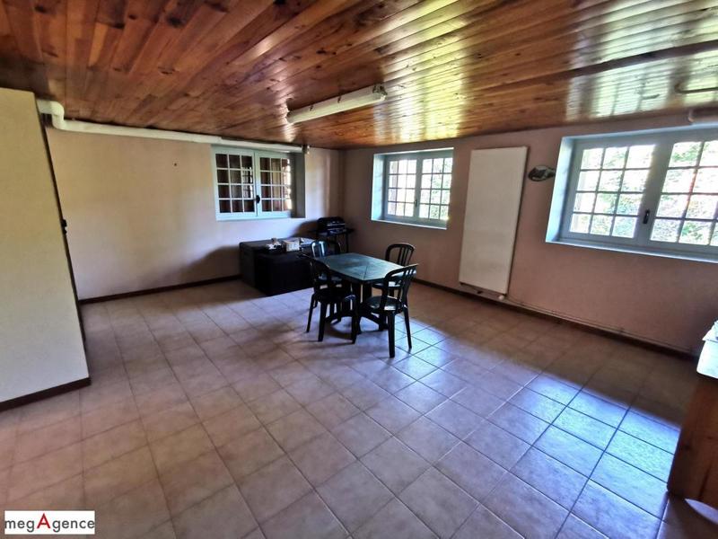 Maison traditionnelle - 186 m² - 7 pièces