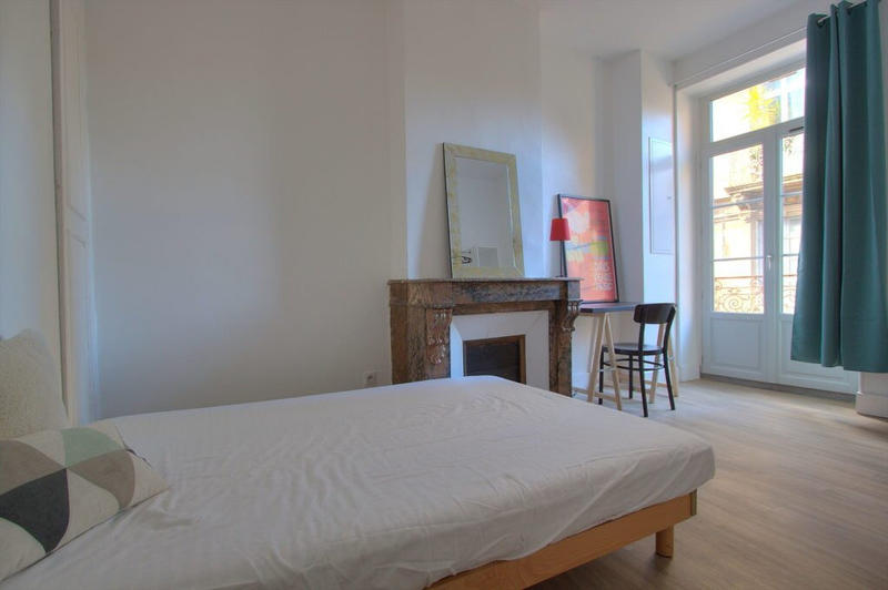 Appartement - 85 m² - 5 pièces