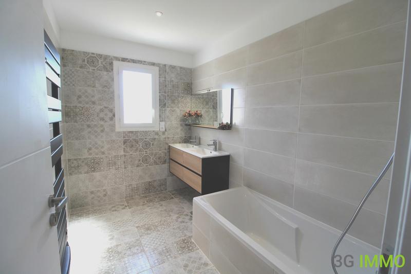 Villa - 121 m² - 6 pièces