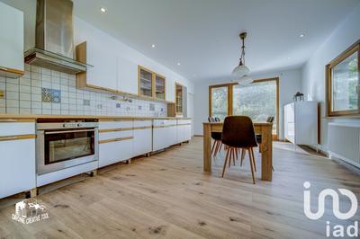 Maison - 227 m² - 8 pièces