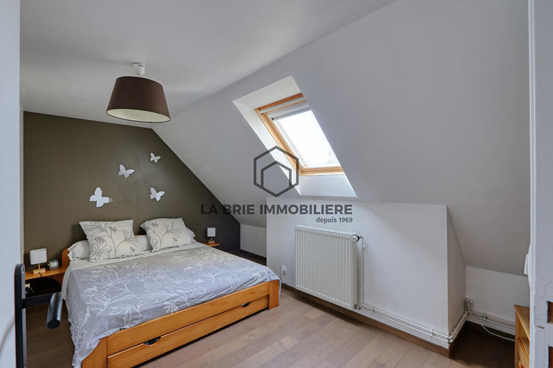 Maison - 161 m² - 8 pièces