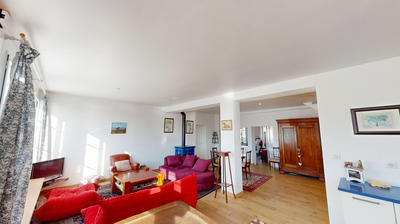 Maison - 240 m² - 11 pièces