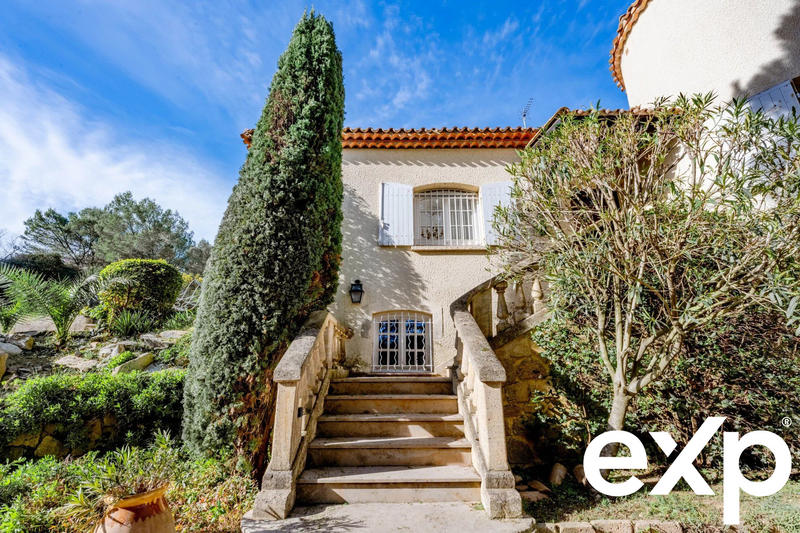 Maison - 195 m² - 8 pièces