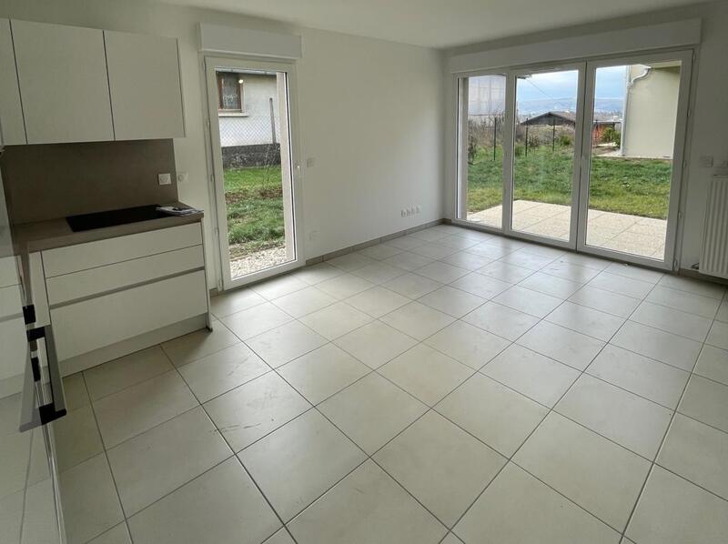 Maison jumelée - 91 m² - 5 pièces