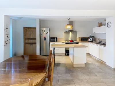 Maison - 180 m² - 5 pièces