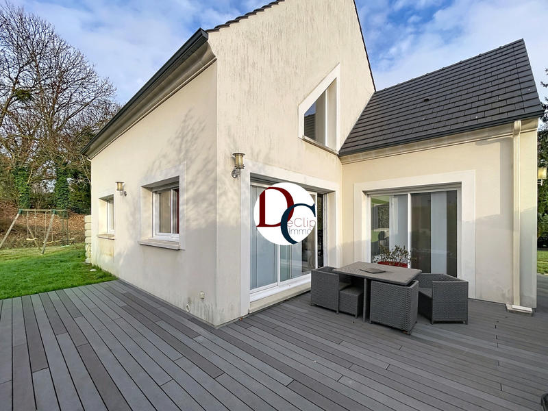 Maison - 210 m² - 6 pièces