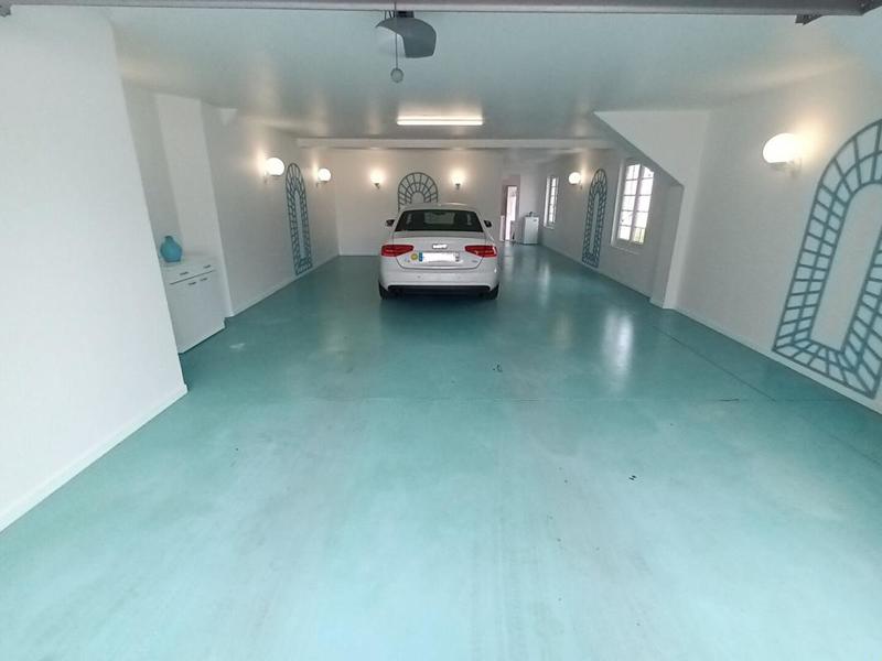 Maison - 311 m² - 8 pièces