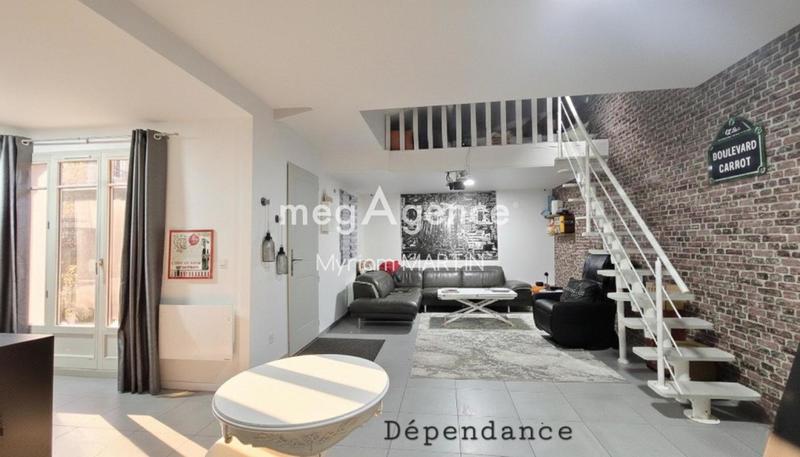 Maison - 232 m² - 9 pièces