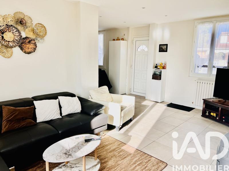 Maison - 99 m² - 6 pièces