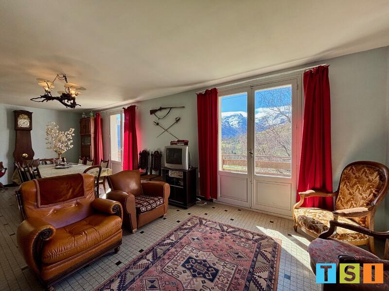 Maison - 227 m² - 8 pièces