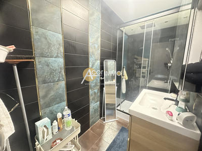 Appartement - 70 m² - 4 pièces