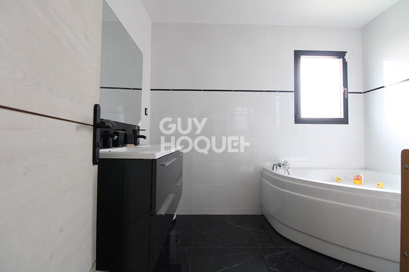 Maison - 140 m² - 6 pièces