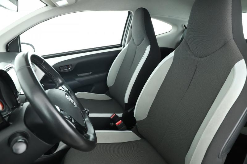 Toyota Aygo 1.0 Vvt-i X-Play 3p 69 ch