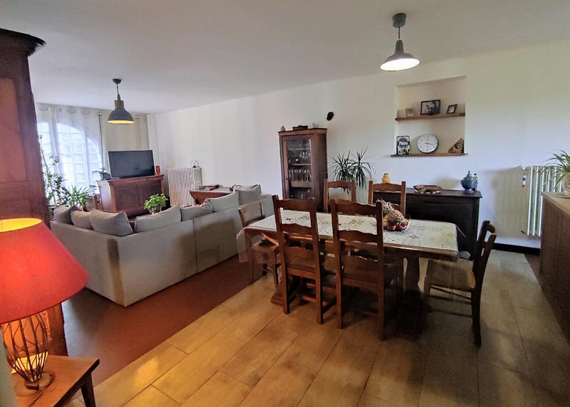 Maison - 200 m² - 7 pièces