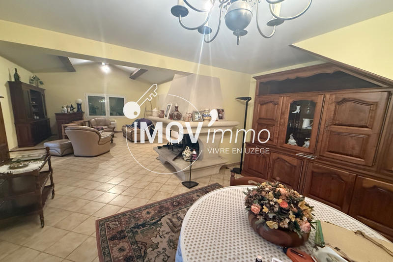 Maison - 210 m² - 6 pièces