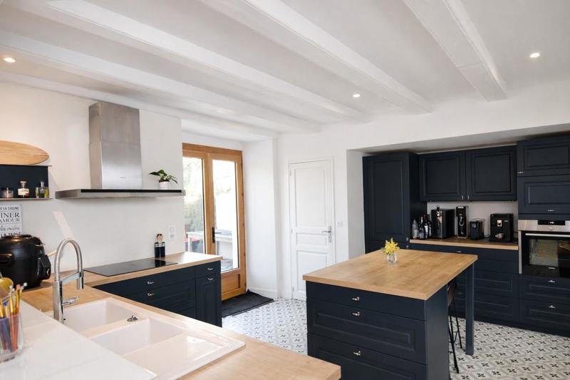 Maison - 220 m² - 6 pièces