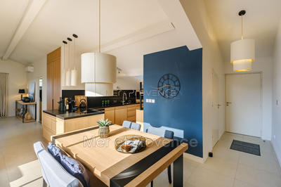 Appartement - 90 m² - 3 pièces