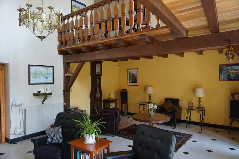 Maison - 380 m² - 12 pièces