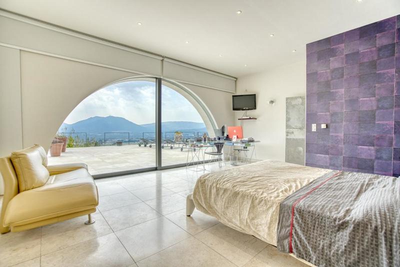 Villa - 350 m² - 4 pièces