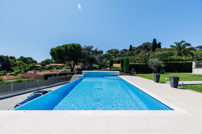 Maison - 350 m² - 7 pièces