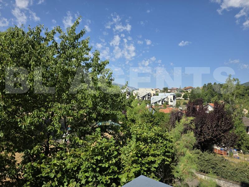 Appartement - 96 m² - 4 pièces