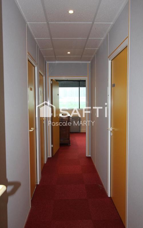 Local commercial - 697 m² - 16 pièces